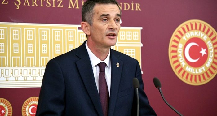 في عهد أردوغان.. مدرس تربية بدنية يعين مديرا لمركز صحي!