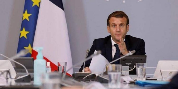 ماكرون: أنقرة وموسكو تستغلان “نقمة ما بعد الاستعمار”