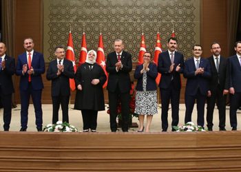 هل يعلن أردوغان تعديلاً وزرايًا شاملاً بعد استقالة صهره؟