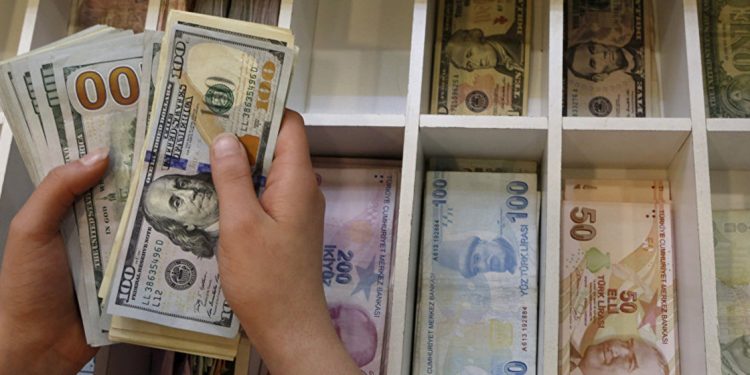 رغم رفع الفائدة.. الليرة التركية تنهار مجددًا