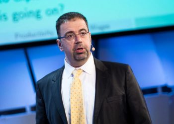 اقتصادي تركي معروف دوليًا: تركيا بوضع أسوأ من عام 2000