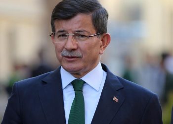 داود أوغلو يطالب أردوغان برد على تهديد المافيا لكليجدار أوغلو