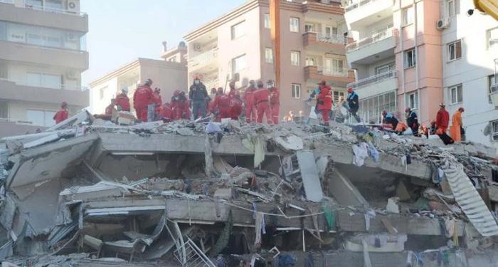 كاتب تركي: الحكومة استغلت ضرائب الزلازل في زيادة موارد الموازنة