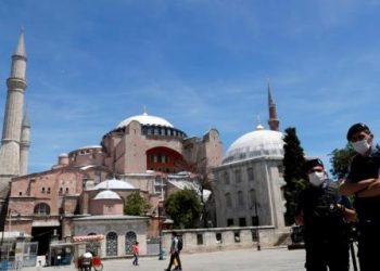 تركيا تتخطى 4 آلاف إصابة والوضع في إسطنبول “كارثي”