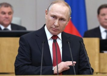 هل يستعد بوتين لترك منصبه بسبب باركنسون؟