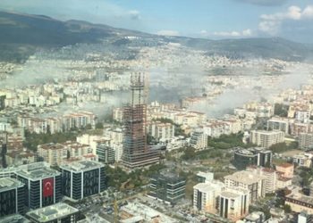 أردوغان رخص 10 ملايين مبنى مخالف بعضها انهار في زلزال إزمير