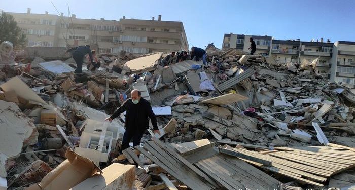 تركيا.. ارتفاع ضحايا زلزال إزمير إلى 51