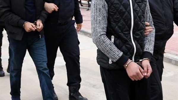 3 عسكريين يواجهون أحكامًا بالسجن 15 عاما بتهمة الانتماء لحركة الخدمة