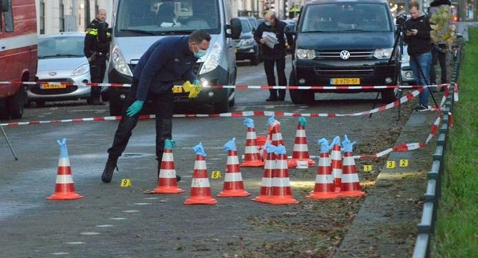 فيديو.. هجوم يستهدف السفارة السعودية في لاهاي