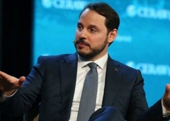 لماذا استقال صهر أردوغان من منصب وزير الخزانة والمالية؟