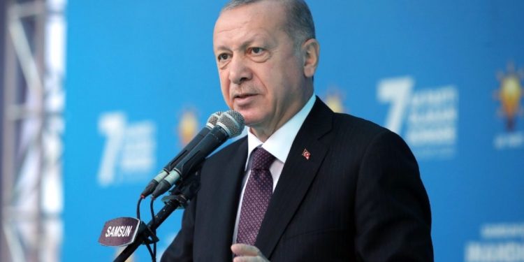 أردوغان يهدد: مصير تركيا والعدالة والتنمية واحد!