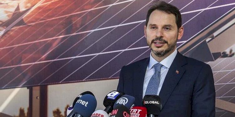 تركيا: صهر أردوغان يتخذ أول إجراء بعد قبول أردوغان استقالته