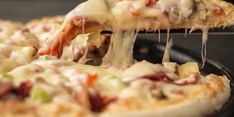 الهلال الأحمر التركي يطلق حملة “البيتزا المعلقة” !