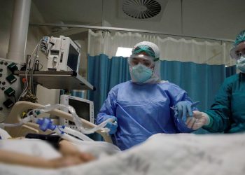 صحفي: مصادر تشير إلى 40 ألف إصابة كورونا يوميًا في تركيا