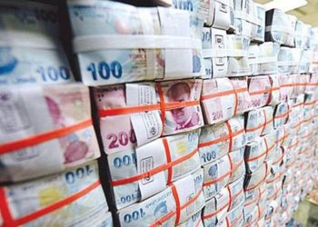 عجز موازنة تركيا يتجاوز توقعات صهر أردوغان ويبلغ 145 مليار ليرة