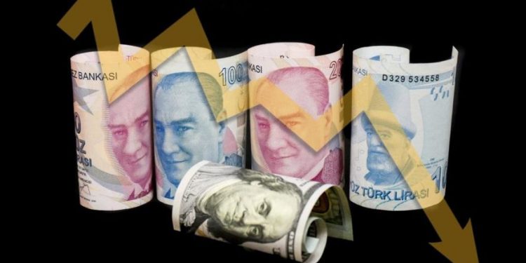 الليرة التركية تسجل أعلى تراجع حول العالم