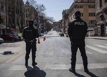 عقب التزايد السريع بالإصابات… تركيا تعود لحظر التجوال والتعليم عن بعد