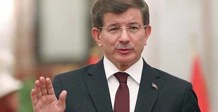 داود أوغلو يعلق على إقالة محافظ البنك المركزي التركي