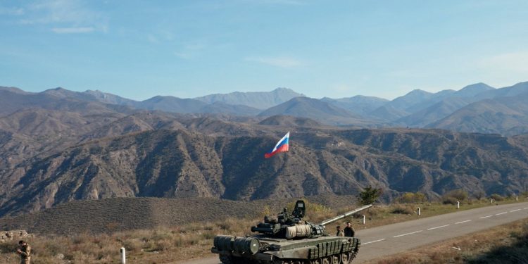 القوات الروسية تنتشر في ناغورني كاراباخ