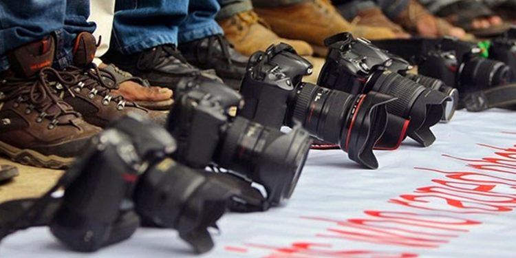 كورونا يحصد أرواح 500 صحفيًا حول العالم