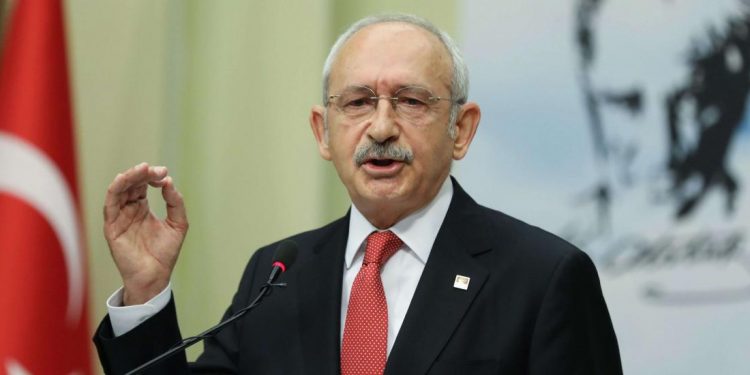 تركيا.. زعيم المعارضة يتوقع الإفراج عن دميرتاش