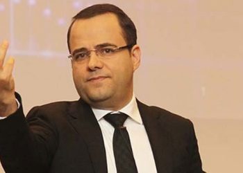 أكاديمي ينتقد حديث أردوغان عن مساعدات دولية للمتضررين من كورونا