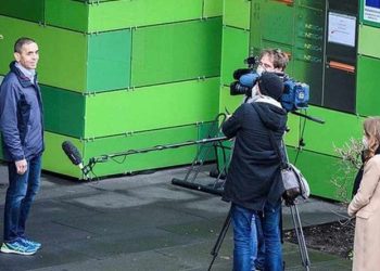 مبتكر لقاح فايزر “التركي” يرتدي ملابس بقيمة حوالي 250 دولار