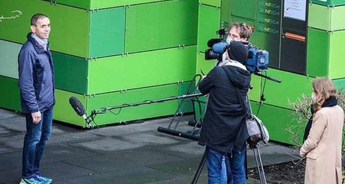 مبتكر لقاح فايزر “التركي” يرتدي ملابس بقيمة حوالي 250 دولار