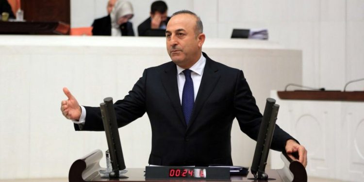 جاويش أوغلو للمعارضة: السلطة لن تُسلَّم لكم ولو فزتم بالانتخابات!