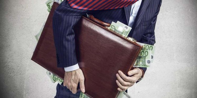 هروب أكثر من 17 مليار دولار من تركيا خلال 6 سنوات