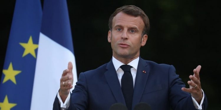 ماكرون يصف القوات التركية في ليبيا بـ “المرتزقة”!