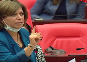 الحزب الكردي يطالب العدالة والتنمية بالاعتذار لنفيه “التفتيش العاري” بالسجون