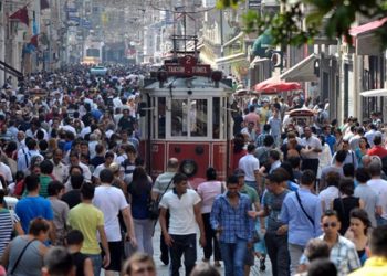 مئات الآلاف من سكان إسطنبول يطلبون بدل بطالة