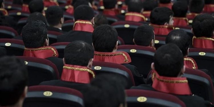 تركيا.. فصل 13 قاضيًا ومدعيًا عامًا بالتهمة المعروفة