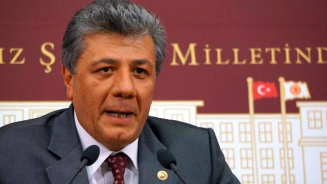 كاتب: أردوغان أنفق في شهر ما يفوق نفقات 4 حكومات سابقة