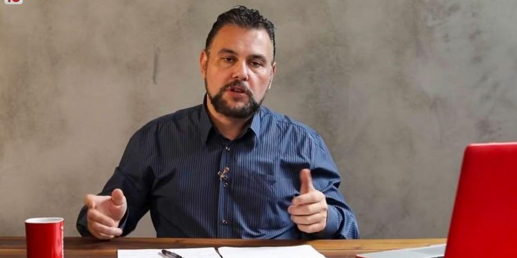 صحفي تركي: لا يوجد سبب يجعلنا نصدق تحسن الاقتصاد