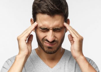 العلاقة بين فقر الدم والصداع