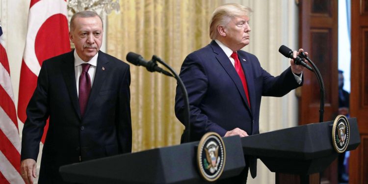صحيفة إسرائيلية تكشف ما ستؤول اليه الأمور بعد العقوبات الأمريكية على تركيا