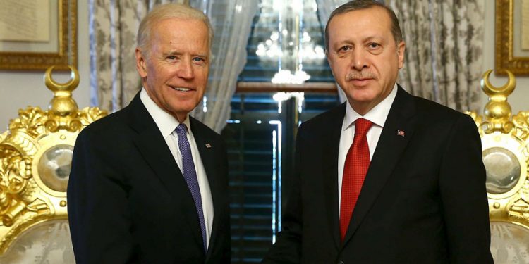 حقوقي: بايدن سيدفع أردوغان إلى السلام مع الأكراد