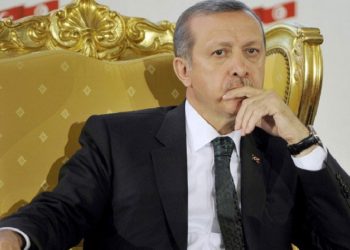 كاتب خطابات أردوغان السابق يحذره من “كارثة”!