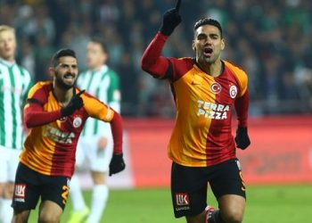 7 أهداف في مباراة جالطة سراي وكونيا سبور