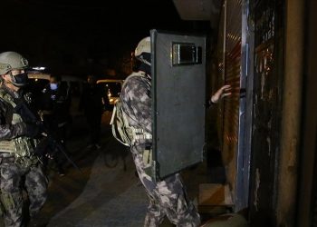 مذكرات توقيف ضد مافيا تضم 12 ضابط شرطة في أضنة