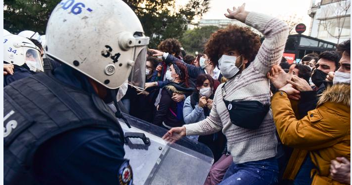 رايتس ووتش: تركيا تستخدم قانون محاكمة الإرهاب لتلفيق تهم للمعارضين