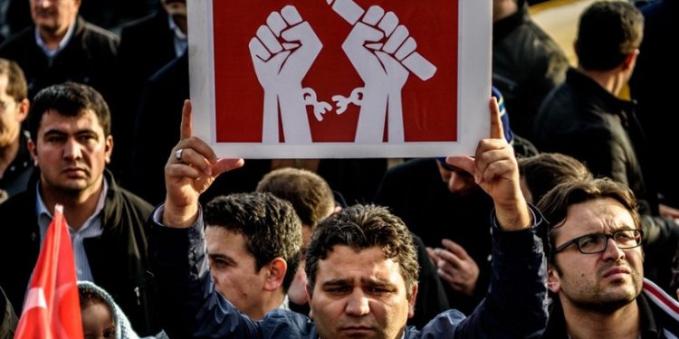 تركيا تتراجع 55 درجة بحرية الصحافة وحكومة أردوغان تزيف الواقع