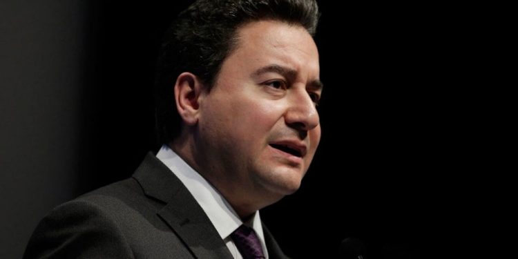 باباجان: سكوت أردوغان عن العنف “أمر خطير”