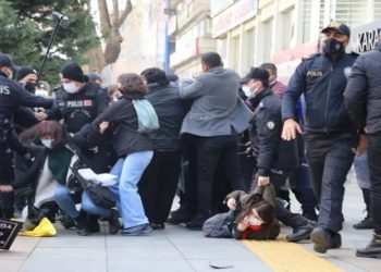 استمرار تداعيات تعيين “عميد أروغان”.. اعتقال 20 طالبًا في أنقرة