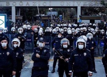 تركيا.. الشرطة تداهم منازل المزيد من طلاب جامعة البسفور