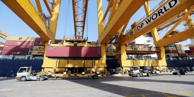 “موانئ دبي العالمية” تتقدم على منافستها التركية في الفوز بميناء حيفا