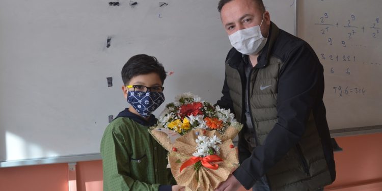 طفل كردي من تركيا يحصد المركز الأول عالميًا في الرياضيات