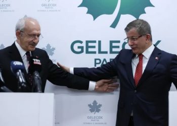 كيليتشدار أوغلو يزور داود أوغلو بعد الاعتداء على نائبه